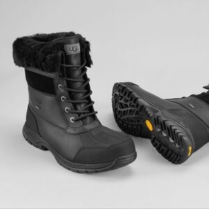 UGG Butte size 9 in EUC